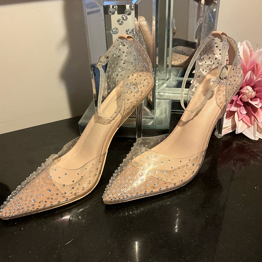 Beautiful clear with rhinestones shoes with ankle straps!